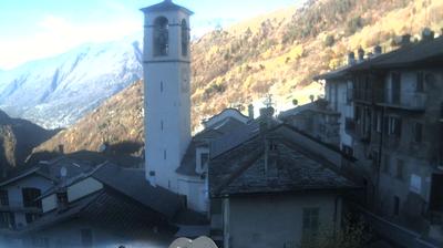 immagine della webcam nei dintorni di Rifugio Calvi Laghi Gemelli: webcam Albaredo per San Marco
