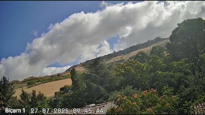 immagine della webcam nei dintorni di Castellana Sicula: webcam Petralia Soprana