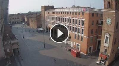 Preview delle webcam di Ferrara › Sud-Est: Piazza Trento e Trieste