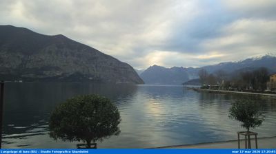 immagine della webcam nei dintorni di Cividate al Piano: webcam Iseo