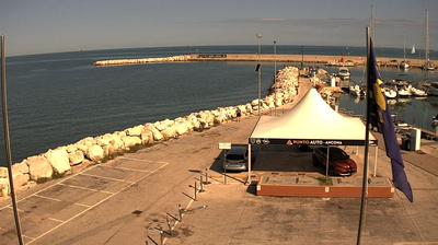 immagine della webcam nei dintorni di Porto Potenza Picena: webcam Portonovo