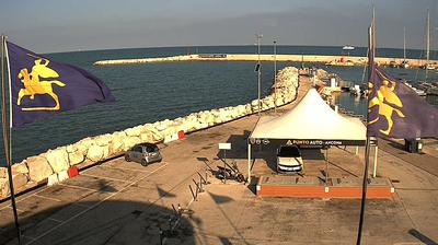 immagine della webcam nei dintorni di Treia: webcam Portonovo