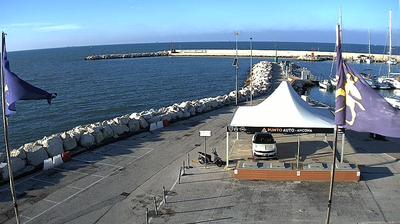 immagine della webcam nei dintorni di Porto Potenza Picena: webcam Portonovo