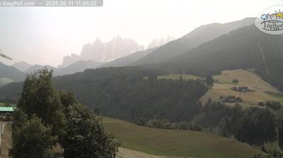 immagine della webcam nei dintorni di San Martino in Badia: webcam Funes