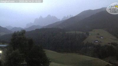 immagine della webcam nei dintorni di Villandro: webcam Funes