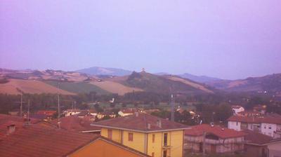 immagine della webcam nei dintorni di Pesaro: webcam Montecalvo in Foglia