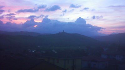 immagine della webcam nei dintorni di Montelabbate: webcam Montecalvo in Foglia
