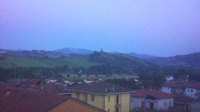 immagine della webcam nei dintorni di Monte Grimano Terme: webcam Montecalvo in Foglia