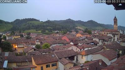 immagine della webcam nei dintorni di Benevello: webcam Corneliano d'Alba