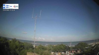 immagine della webcam nei dintorni di Follonica: webcam Marina Di Castagneto