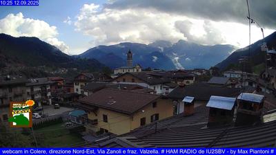 immagine della webcam nei dintorni di Rifugio Calvi Laghi Gemelli: webcam Cima Bianca