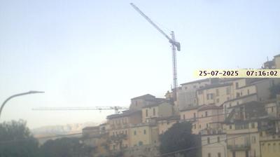 immagine della webcam nei dintorni di Sant'Eusanio Forconese: webcam Ofena