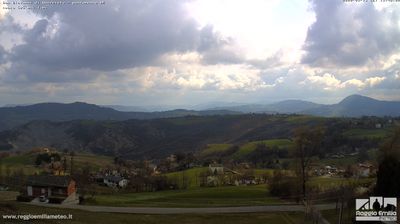 immagine della webcam nei dintorni di Baiso: webcam Parco Matildico