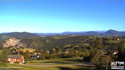 immagine della webcam nei dintorni di Bagnolo in Piano: webcam Parco Matildico