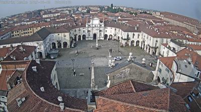 immagine della webcam nei dintorni di Castagneto Po: webcam Venaria Reale