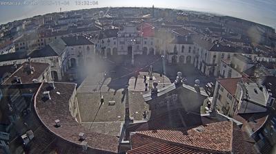 immagine della webcam nei dintorni di Castelnuovo Don Bosco: webcam Venaria Reale