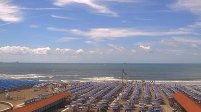immagine della webcam nei dintorni di Montemarcello: webcam Marina Di Carrara
