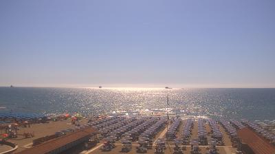 immagine della webcam nei dintorni di Forte dei Marmi: webcam Marina Di Carrara