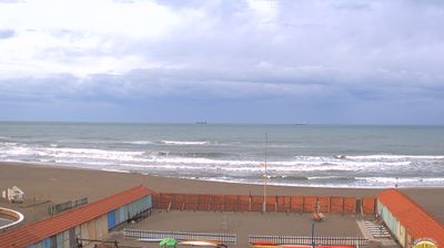 immagine della webcam nei dintorni di Forte dei Marmi: webcam Marina Di Carrara