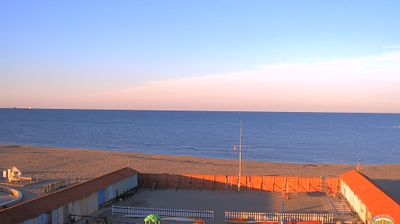immagine della webcam nei dintorni di Forte dei Marmi: webcam Marina Di Carrara