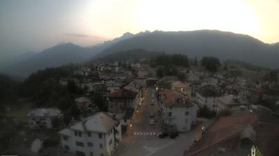 immagine della webcam nei dintorni di Domegge di Cadore: webcam Laggio di Cadore