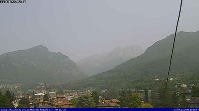 immagine della webcam nei dintorni di Monte Cornizzolo: webcam Mandello del Lario