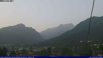 immagine della webcam nei dintorni di Perledo: webcam Mandello del Lario