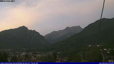 immagine della webcam nei dintorni di Suello: webcam Mandello del Lario
