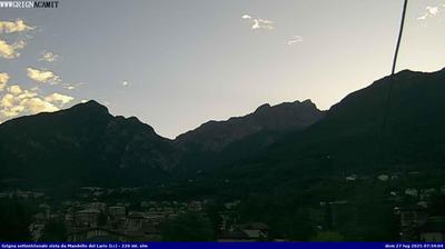 immagine della webcam nei dintorni di Alpe Giumello: webcam Mandello del Lario