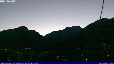 immagine della webcam nei dintorni di Perledo: webcam Mandello del Lario