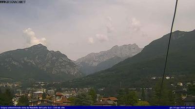 immagine della webcam nei dintorni di Perledo: webcam Mandello del Lario