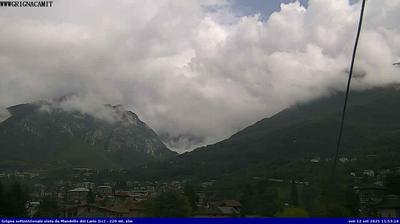 immagine della webcam nei dintorni di Monte Cornizzolo: webcam Mandello del Lario
