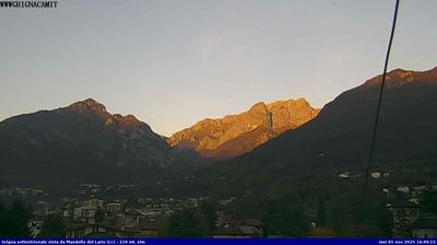immagine della webcam nei dintorni di Piani Resinelli: webcam Mandello del Lario
