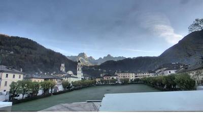 immagine della webcam nei dintorni di San Martino di Castrozza: webcam Agordo