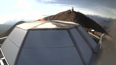 immagine della webcam nei dintorni di Brezzo di Bedero: webcam Curiglia con Monteviasco