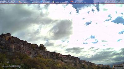 immagine della webcam nei dintorni di Sant'Agata di Puglia: webcam Calitri