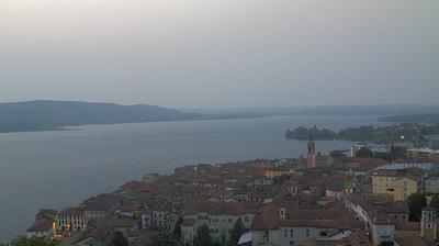 immagine della webcam nei dintorni di Borgomanero: webcam Arona