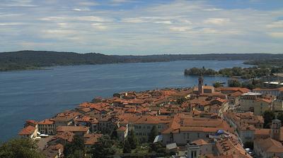 immagine della webcam nei dintorni di Borgomanero: webcam Arona