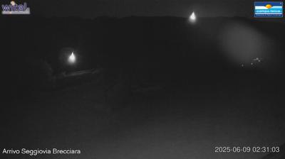 Preview delle webcam di Rocca di Mezzo: Campo Felice: Arrivo seggiovie Brecciara e Campo Felice