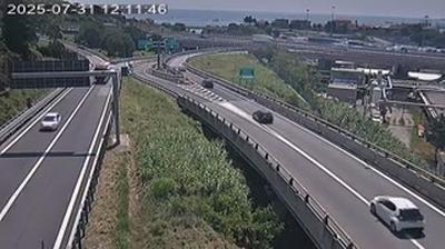 immagine della webcam nei dintorni di Altare: webcam Valleggia