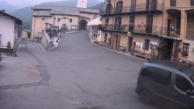 immagine della webcam nei dintorni di Revello: webcam Oncino