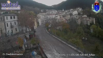immagine della webcam nei dintorni di Gagliano Aterno: webcam Bisegna