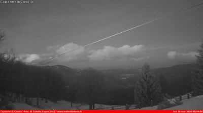 immagine della webcam nei dintorni di Casella: webcam Carrega Ligure