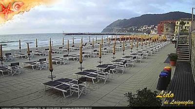 immagine della webcam nei dintorni di Chiusanico: webcam Laigueglia