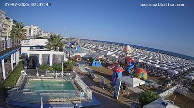 Preview delle webcam di Cattolica › Nord-Est: Oasis de la playa - spiaggia