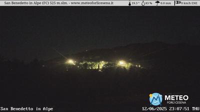 immagine della webcam nei dintorni di Passo della Consuma: webcam San Benedetto in Alpe