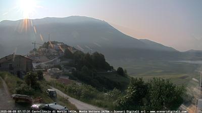 immagine della webcam nei dintorni di Monteleone di Spoleto: webcam Castelluccio Norcia