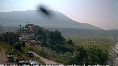 immagine della webcam nei dintorni di Frontignano: webcam Castelluccio Norcia