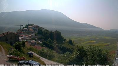 immagine della webcam nei dintorni di Gualdo: webcam Castelluccio Norcia