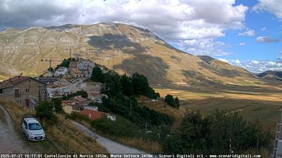 immagine della webcam nei dintorni di Frontignano: webcam Castelluccio Norcia